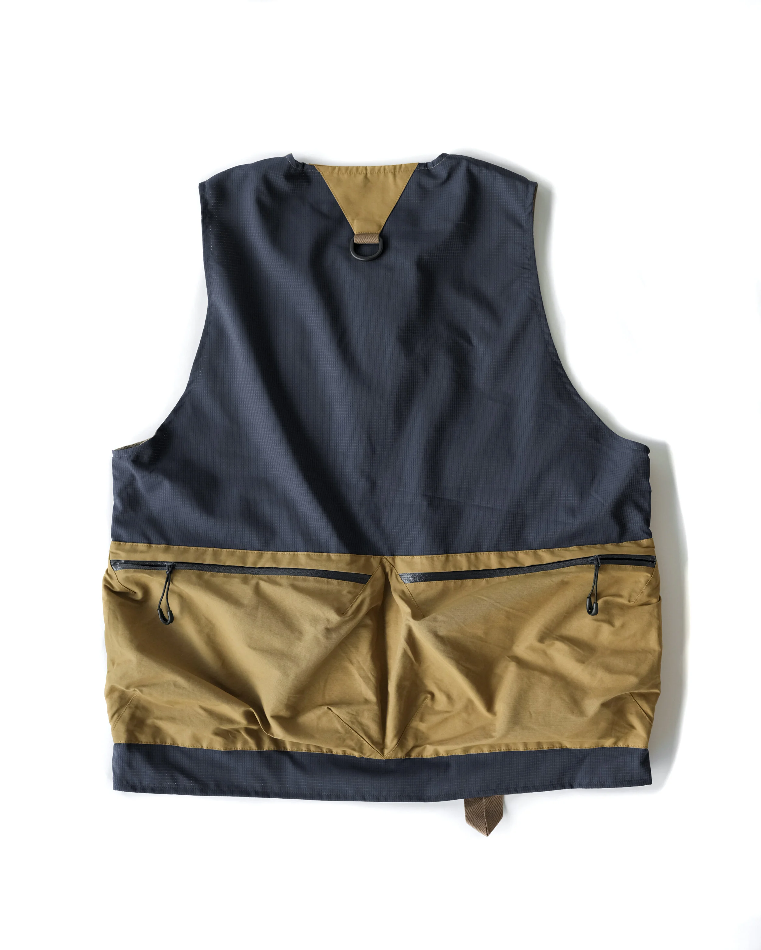COLLABORATION | eye_C x CMF Outdoor Garment 